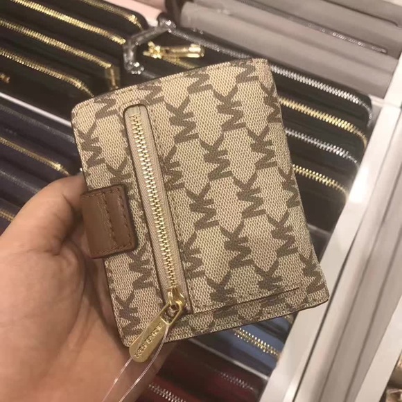 Michael Kors small wallet NWT - Picture 4 of 5